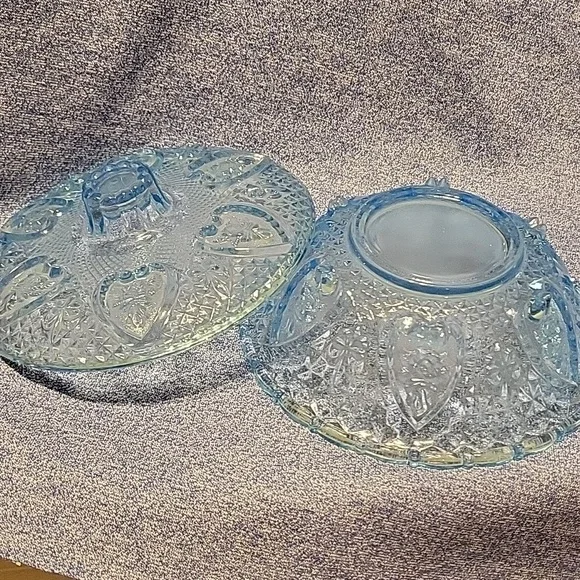 Vintage KIG Indonesian Blue Glass Candy Dish w/ lid and footed bottom. No flaws - Picture 5 of 7